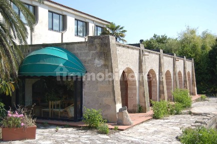 Masseria, da ristrutturare, 2500 m², Borgo Grappa - Villaggio Gelsi, Lecce