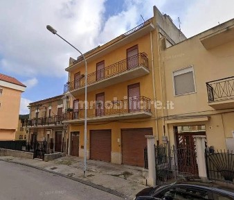 Capannone in Affitto