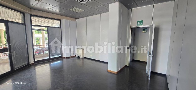 Locale commerciale in Affitto