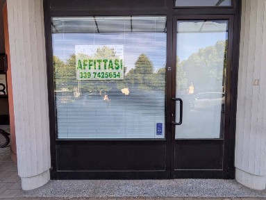 Locale commerciale in Affitto