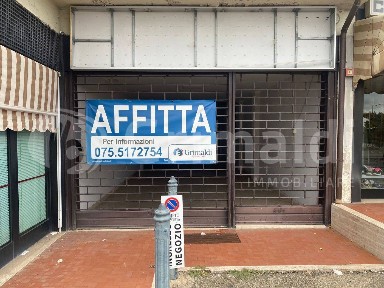 Locale commerciale in Affitto