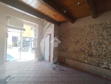 Locale commerciale in Affitto