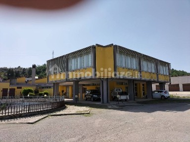 Attività commerciale in Affitto