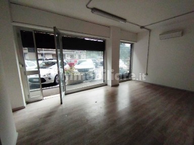 Locale commerciale in Affitto