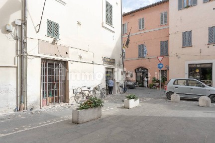 Foligno, Via San Vito, 8