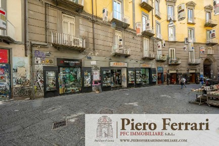 Napoli, Centro Storico, via portalba 25