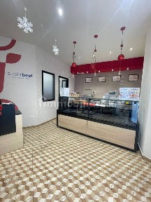Locale commerciale in Vendita