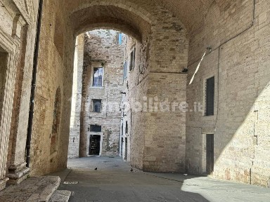 Locale commerciale in Affitto