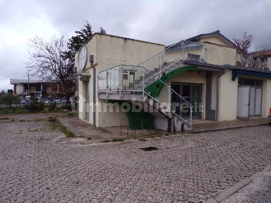 Locale commerciale in Affitto