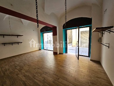 Locale commerciale in Affitto