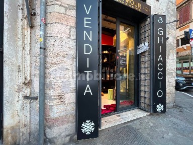Locale commerciale in Affitto