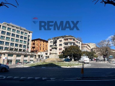 Locale commerciale in Affitto
