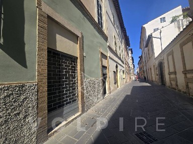 Locale commerciale in Affitto
