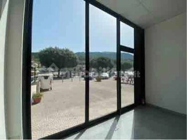 Locale commerciale in Affitto