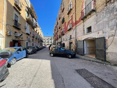 Napoli, San Giovanni a Teduccio, Via Giuseppe Garibaldi, 17