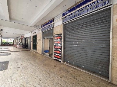 Locale commerciale in Vendita