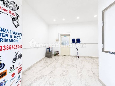 Locale commerciale in Vendita