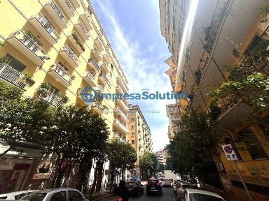 Locale commerciale in Vendita