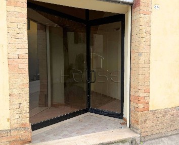 Negozio - Locale commerciale in Affitto