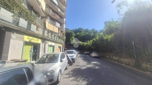 Locale commerciale in Vendita