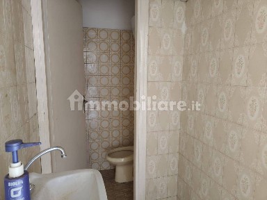 Locale commerciale in Affitto