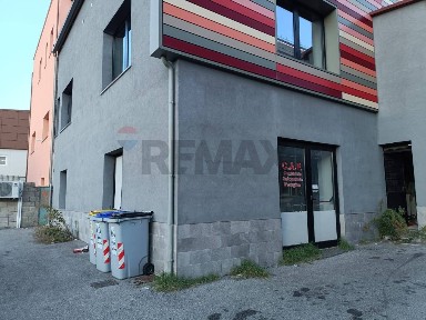 Locale commerciale in Affitto