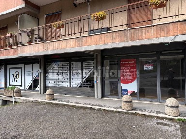 Locale commerciale in Affitto