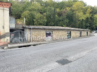 Locale commerciale in Affitto