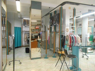 Locale commerciale in Vendita