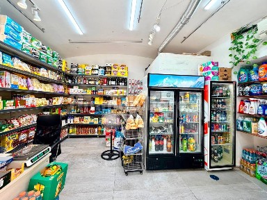 Napoli, Piazza Amedeo - Parco Margherita, Via Francesco Crispi, 18