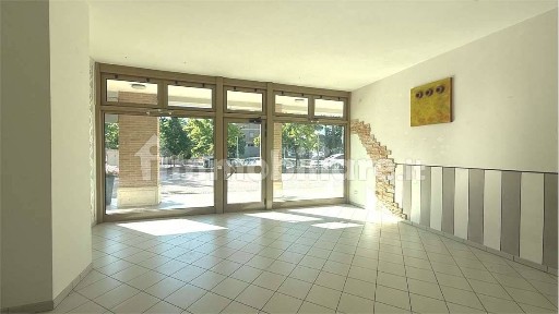 Locale commerciale in Affitto