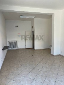 Locale commerciale in Affitto
