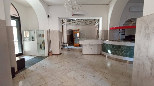 Negozio - Locale commerciale in Affitto