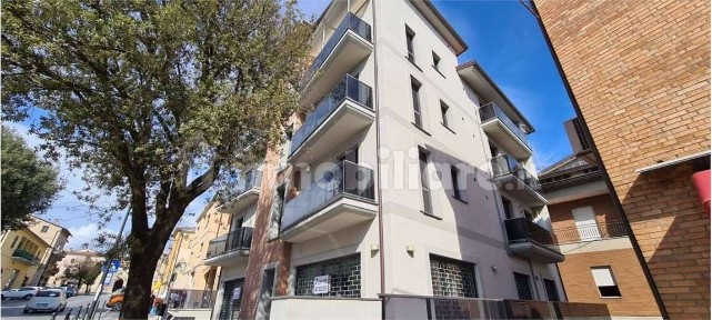 Locale commerciale in Affitto