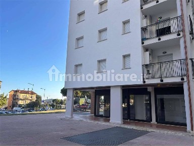 Locale commerciale in Affitto