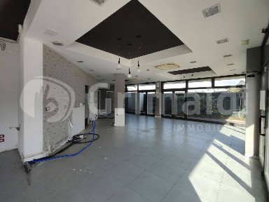 Locale commerciale in Affitto