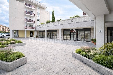 Locale commerciale in Affitto