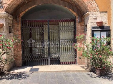 Locale commerciale in Affitto