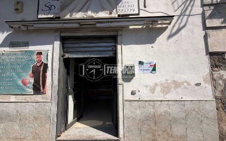 Locale commerciale in Vendita