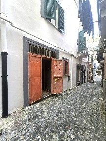 Pozzuoli, Via Allumiera