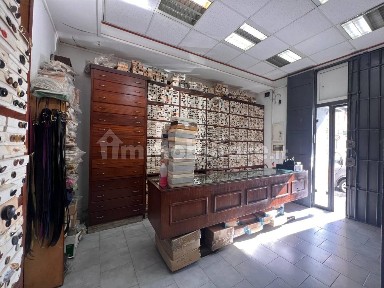 Locale commerciale in Vendita