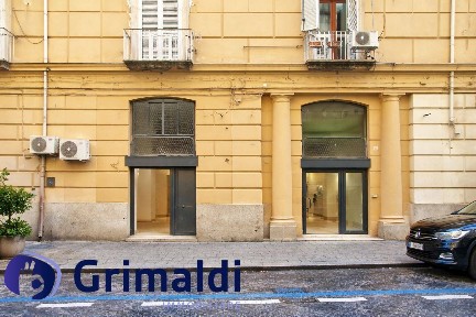 Locale commerciale in Vendita