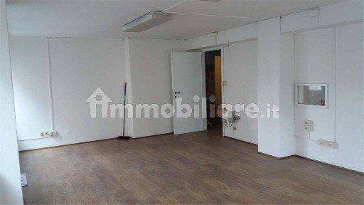 Locale commerciale in Affitto