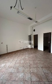 Locale commerciale in Affitto