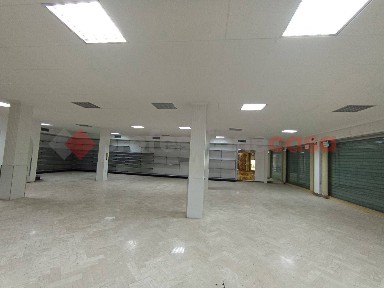 Locale commerciale in Affitto