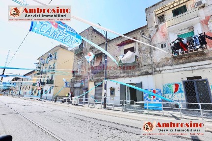 Locale commerciale in Vendita