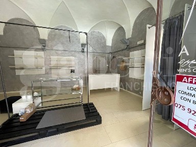 Locale commerciale in Affitto