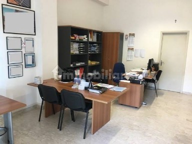 Locale commerciale in Affitto