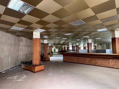 Locale commerciale in Vendita
