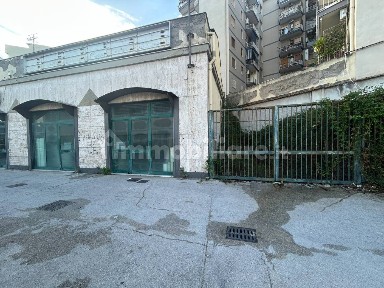 Napoli, Centro Direzionale, Piazza Enrico Cenni